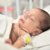 Recém-nascido com síndrome rara no coração é o primeiro paciente do SUS que sobrevive a procedimento híbrido, em Goiás