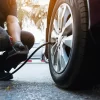 Calibragem correta dos pneus ajuda a economizar combustível e aumenta a segurança nas estradas