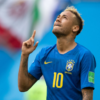 Neymar deixa clínica abatido e preocupa Seleção