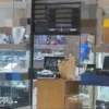 Joalheria é furtada em Goiânia após criminosos se esconderem em forro